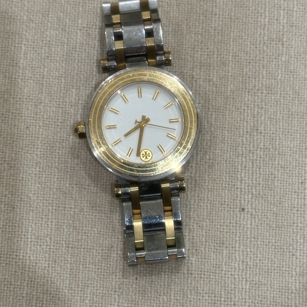Tory Burch Women's Classic T Watch - Picture 6 of 6
